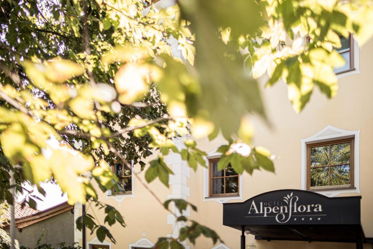 Hotel Alpenflora Кастелрото Екстериор снимка