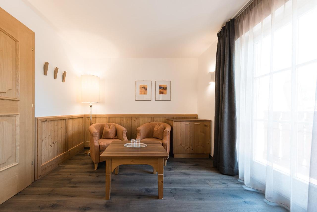 Hotel Alpenflora Кастелрото Екстериор снимка