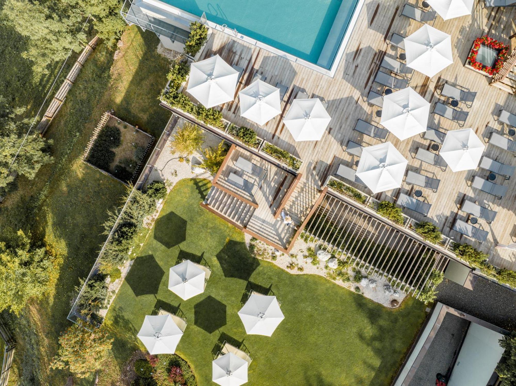 Hotel Alpenflora Кастелрото Екстериор снимка